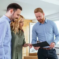 tech talking to customer